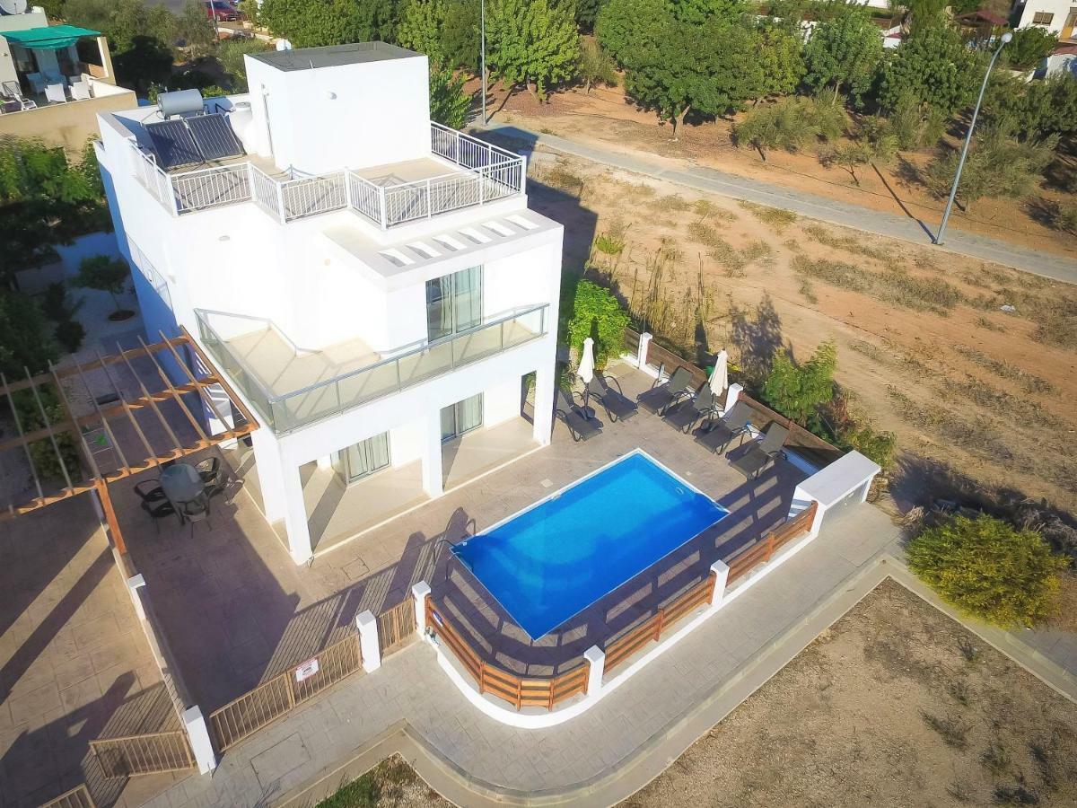 Coral Bay Villa 10 Exterior photo